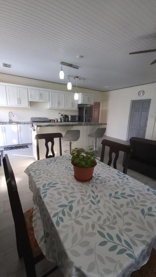 Tranquility Suites- Feels Like Home Choiseul 外观 照片