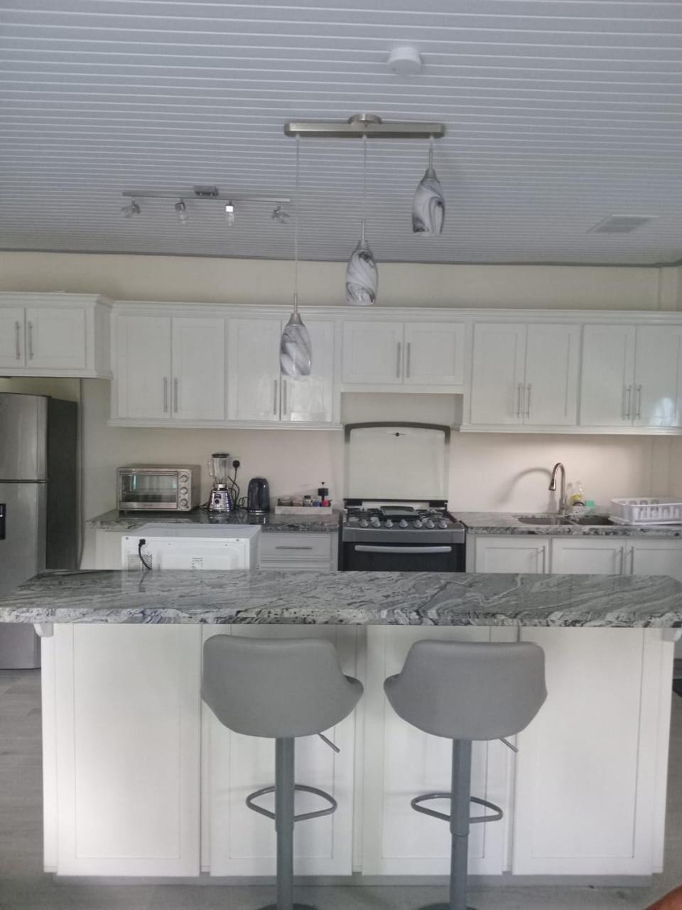 Tranquility Suites- Feels Like Home Choiseul 外观 照片