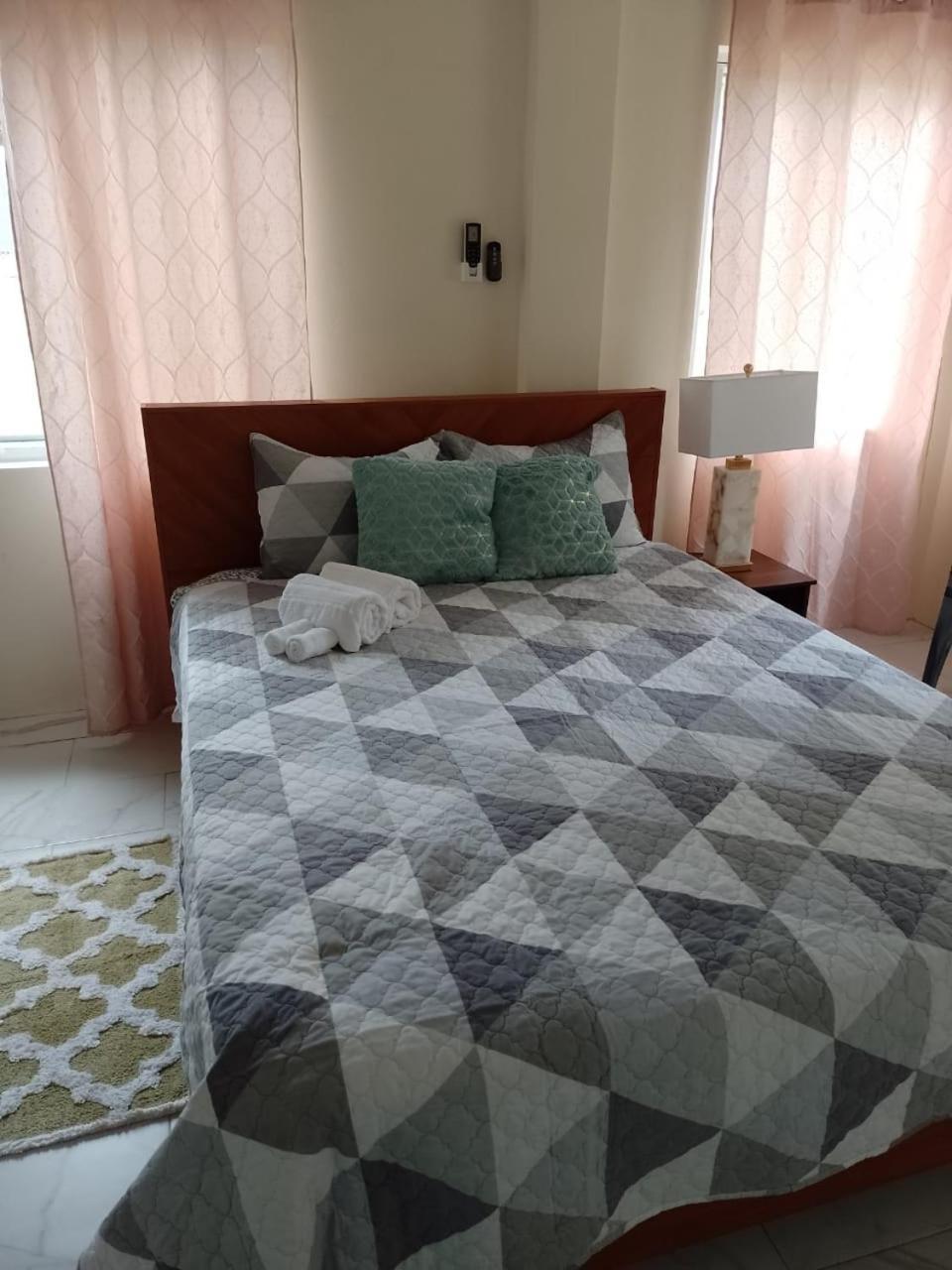Tranquility Suites- Feels Like Home Choiseul 外观 照片
