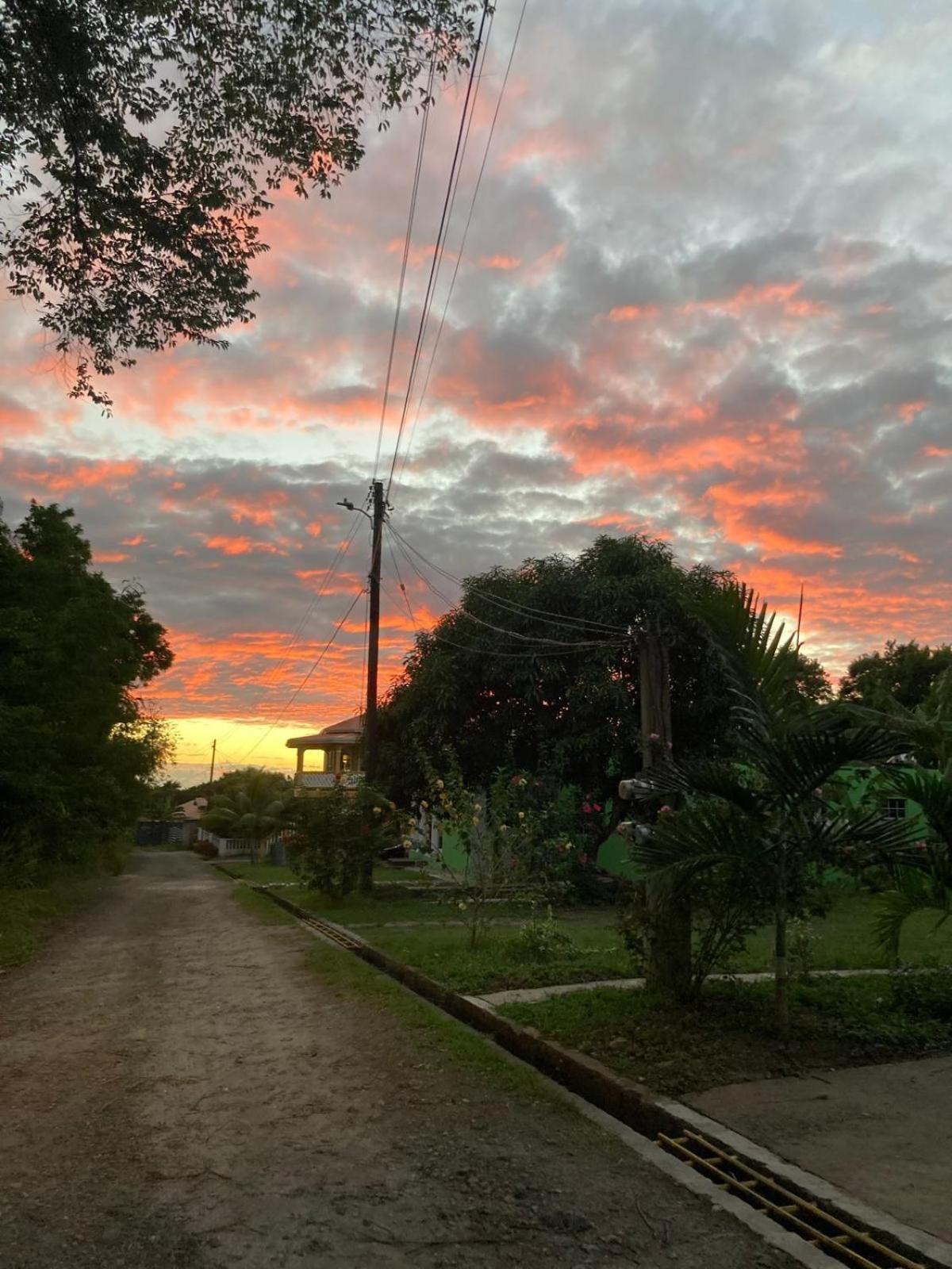 Tranquility Suites- Feels Like Home Choiseul 外观 照片